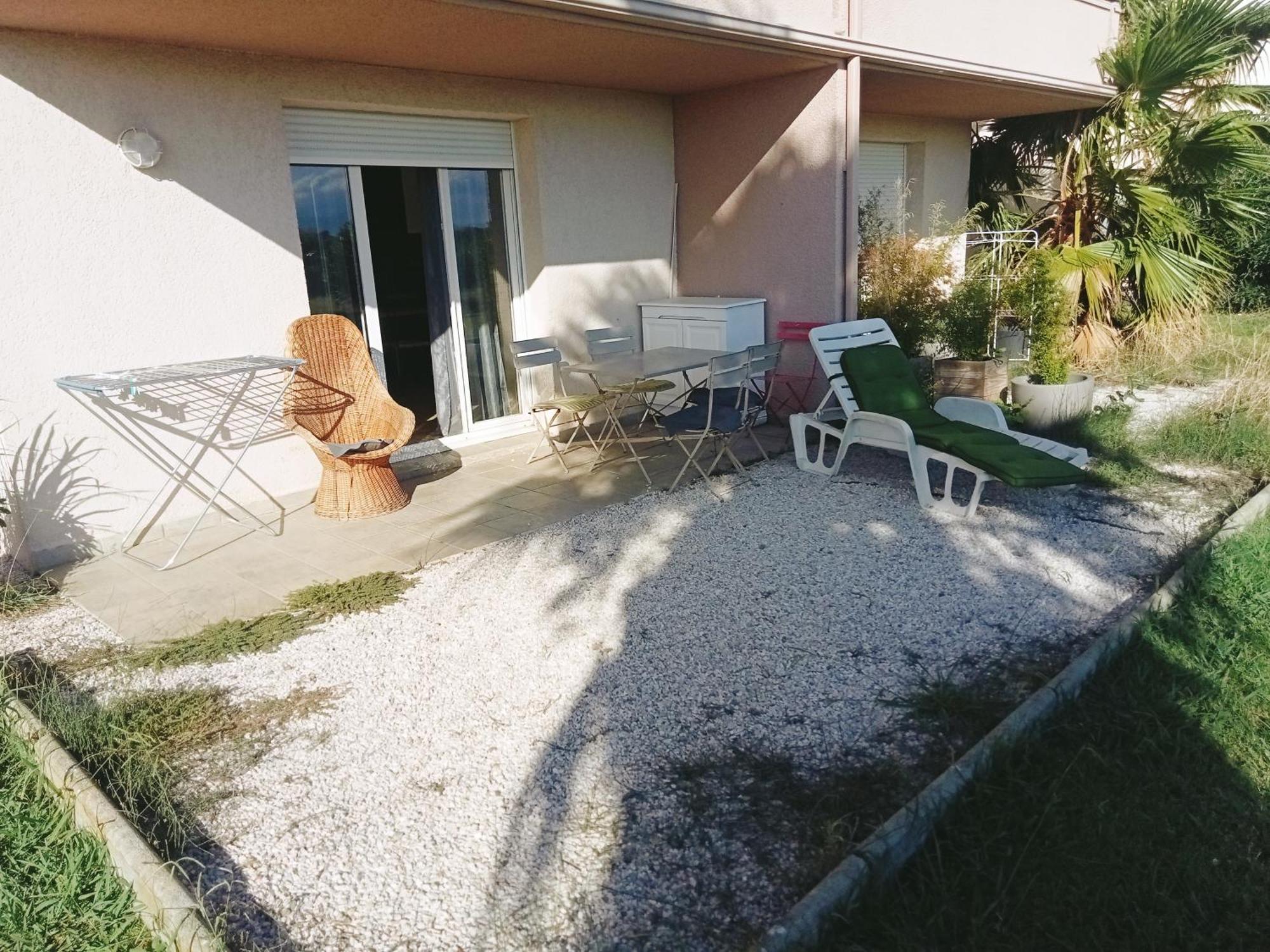 T2 En Rez De Jardin Apartment